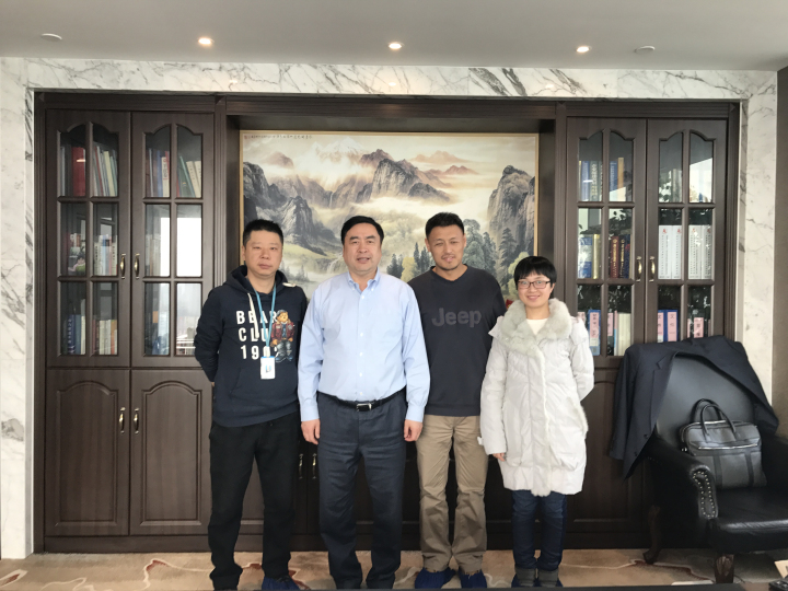 6-趙振元同志和新疆分院張松濤、總包公司房弢、潘柯樾親切合影.jpg